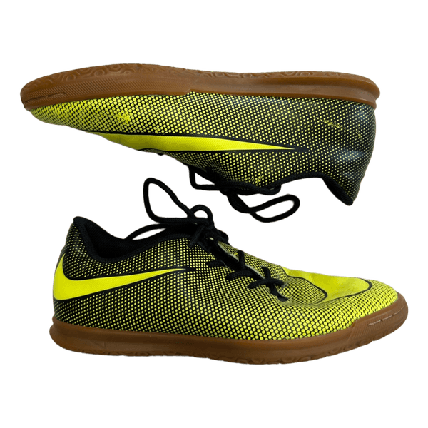 Kollased Nike spordijalatsid