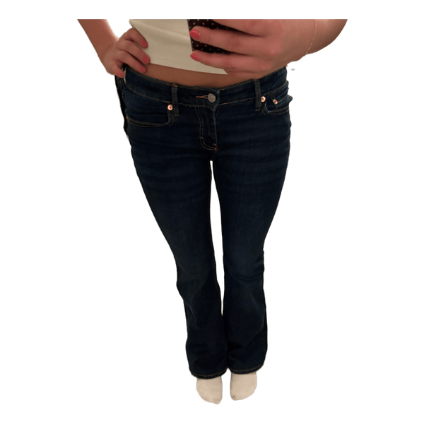 Mörkblå bootcut jeans