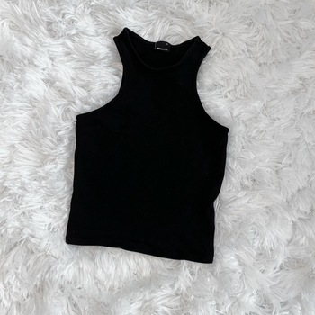 Ginatricot lyhyt toppi