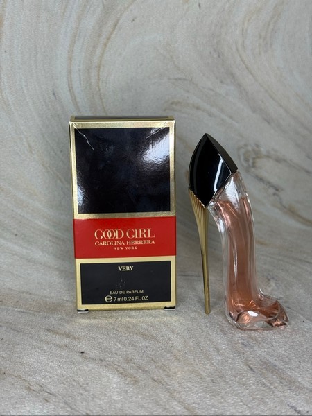 Carolina Herrera Good Girl perfume