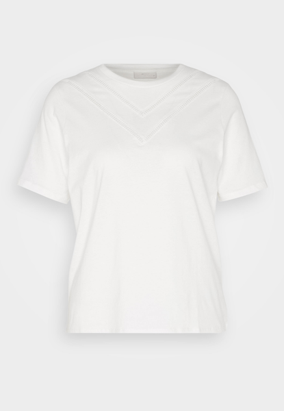 T-shirt cloud dancer