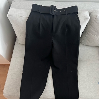 Mustat Zara housut