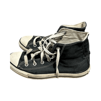 Musta korkeavartinen tennari