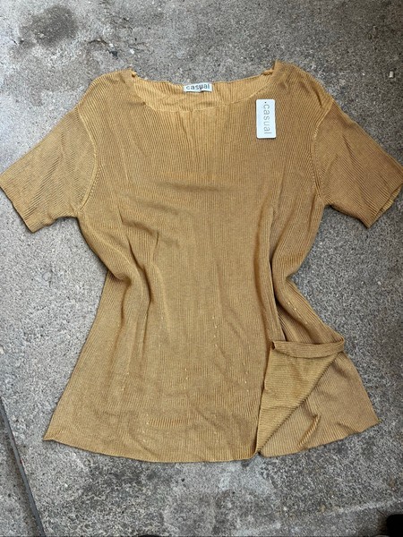 Mustard yellow knit top gold