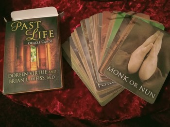 Past life oracle kortit