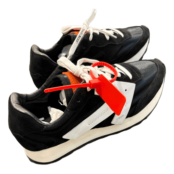 Off-White Black Arrow Men’s Sneakers EU 44 – New with Box
