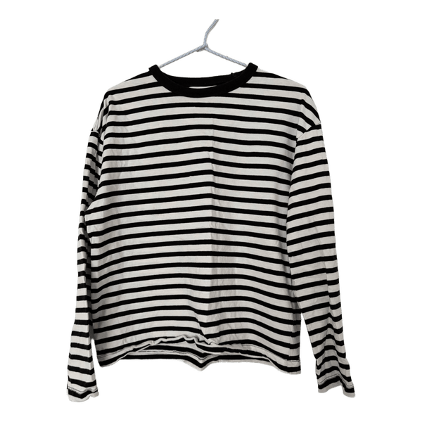 Sort og hvid langærmet t-shirt