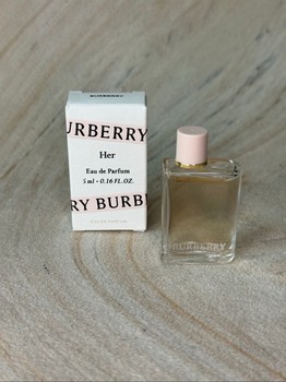 Burberry Her perfume sample
