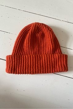 Oranssi ribbineulottu pipo