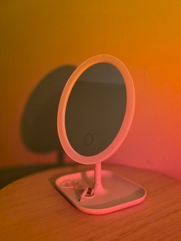 Table cosmetic USB mirror with 3 modes LED lighting and stand