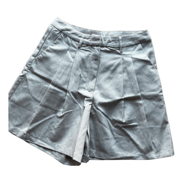 Lysegrå shorts med læg
