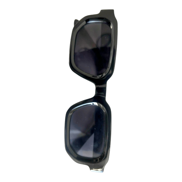 Black square sunglasses