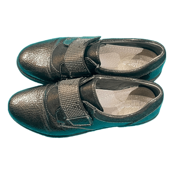 Grey metallic shoes