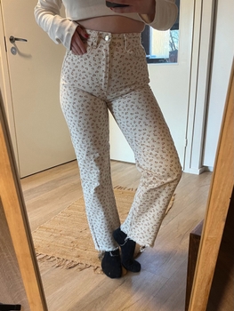 Stradivarius cream straight leg jeans