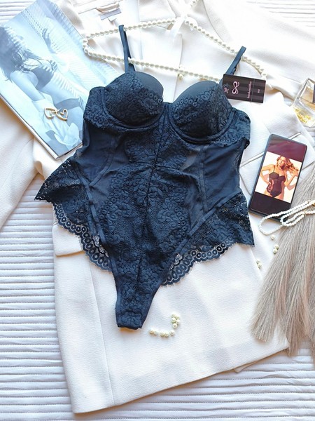 🖤✨ Elegant and very feminine bodysuit from Hunkemöller ✨🖤