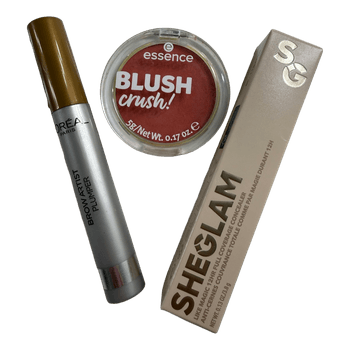 Cosmetic makeup bundle