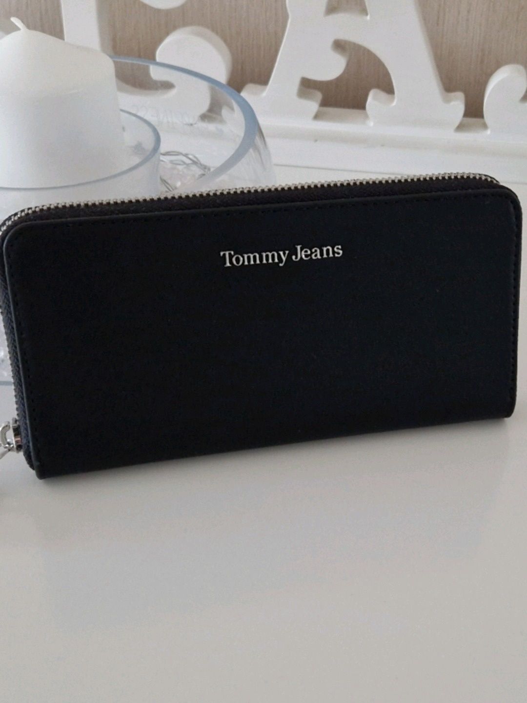 Tommy Jeans musta lompakko
