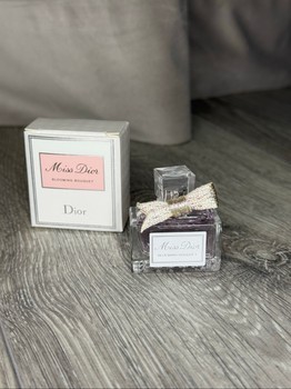 Dior Miss Dior perfume