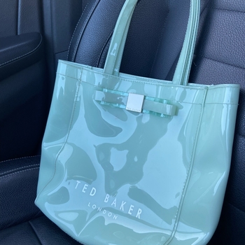 Ted Baker laukku 