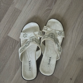 Prada Sandaalit