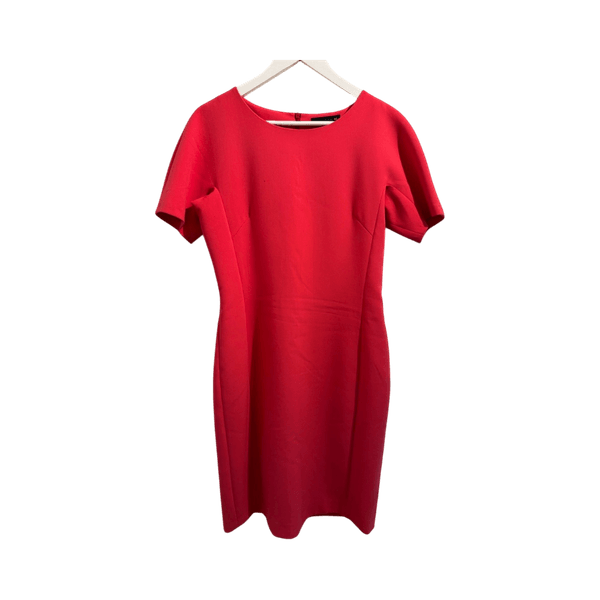 Punainen mekko