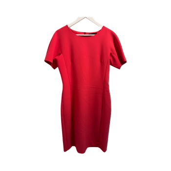 Punainen mekko
