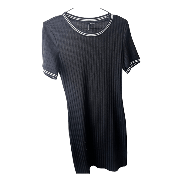 Black ribbed short dress