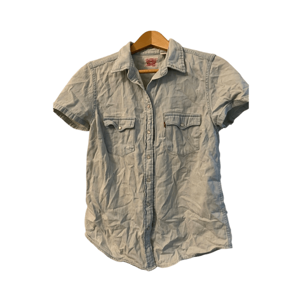 Light blue Levi’s denim shirt