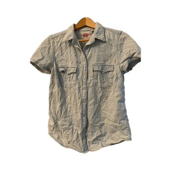 Light blue Levi’s denim shirt