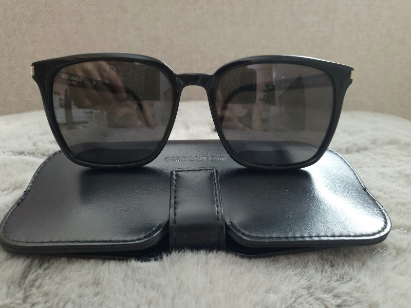Saint laurent aurinkolasit