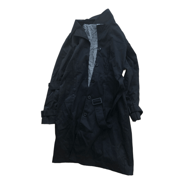 Sort trenchcoat med bælte