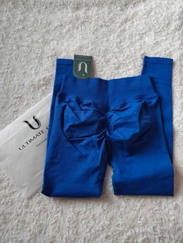 Siniset urheiluleggingsit