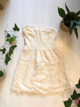 Hollister valkoinen mini pitsi mekko