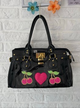Black cherry heart handbag 🍒