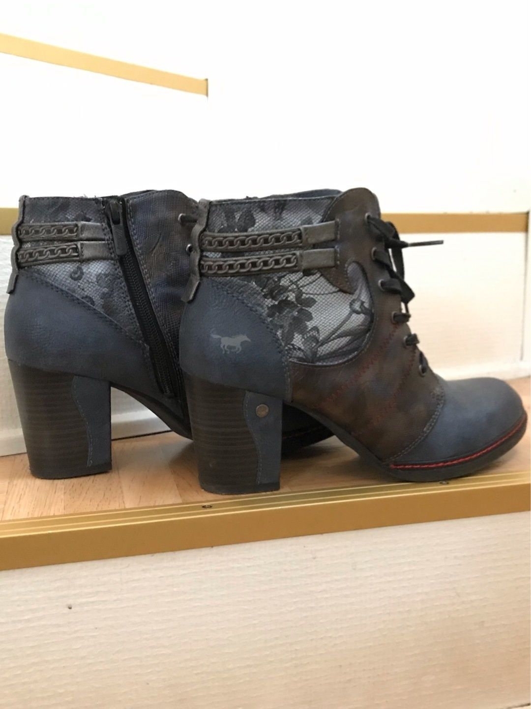 Mustang shoes boots