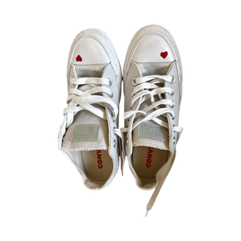Valkoiset Converse tennarit