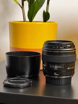 85mm f/1.8 portrait lens