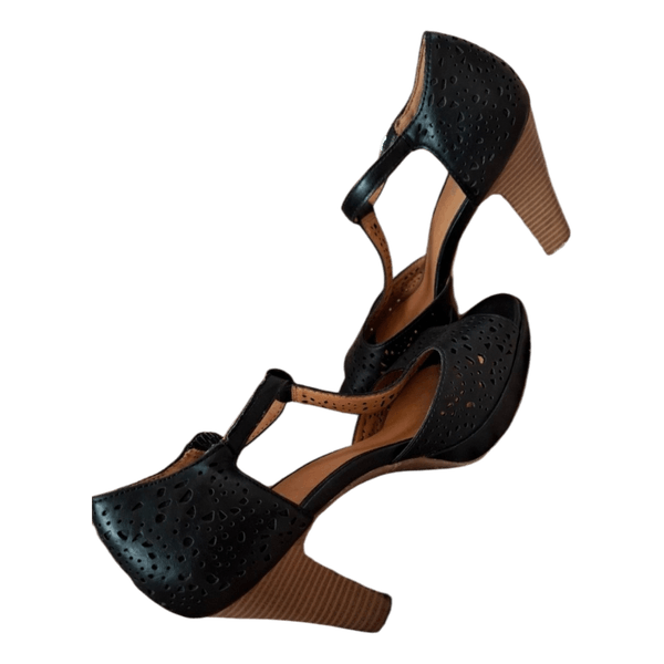 Graceland black heels