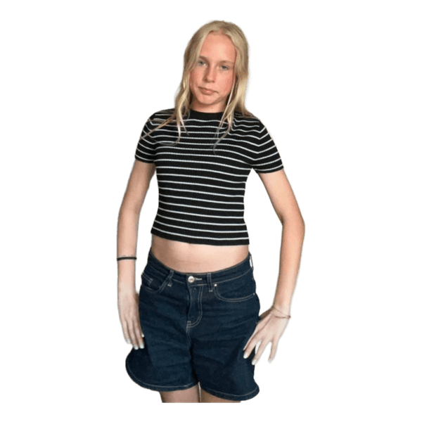 Sort og hvid stribet t-shirt