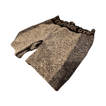 Harmaat treenishortsit