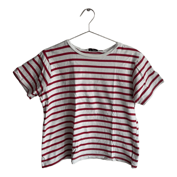 Rød og hvid stribet t-shirt