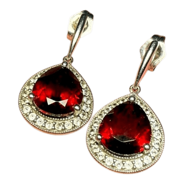 Silver earrings with garnet