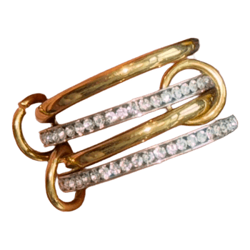 Interlocking two-tone rings