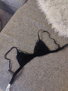 Pull&Bear mustat rintaliivit