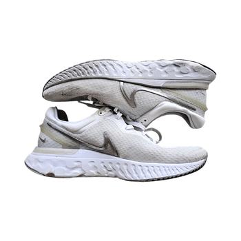 NIKE women's running shoes