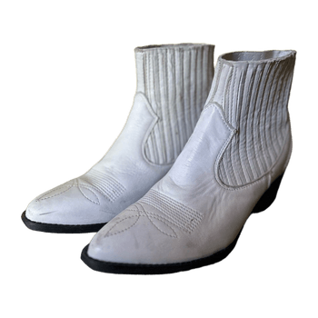 Pavement boots