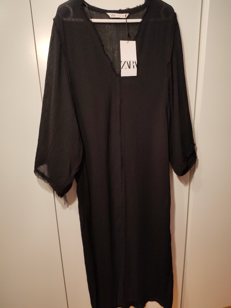 Black long sleeve dress