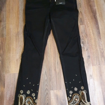 Desigual jeans
