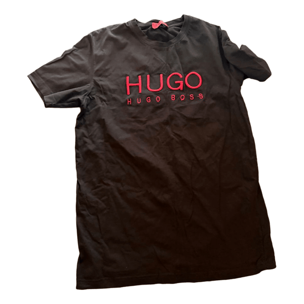 Black hugo boss t-shirt