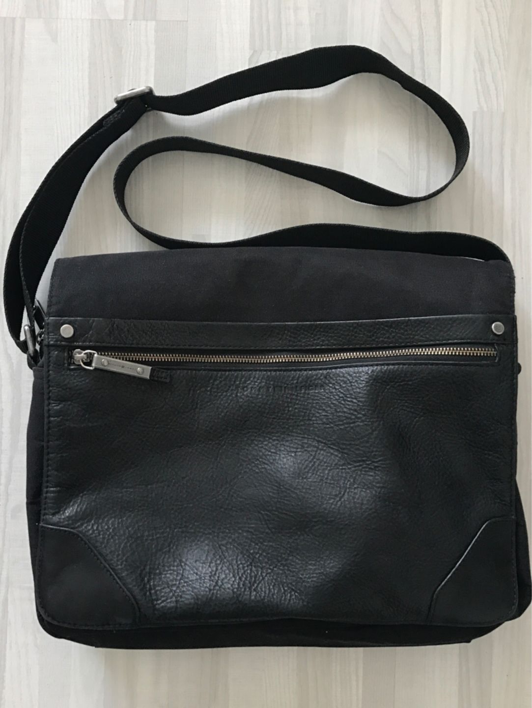 Tommy hilfiger bag